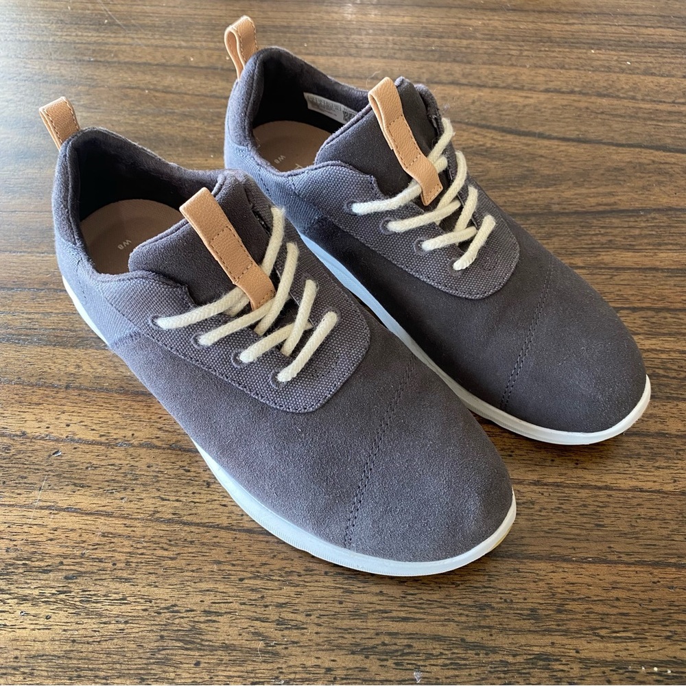 Toms Cabrillo Charcoal and Tan women’s Sneakers size 8